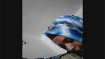 ટીન સેકસી વીડીયો આપો એમિલી વિલિસે નીચે નમીને આંગળી મારતા પહેલા તેની સંપૂર્ણ ગર્દભ બતાવી