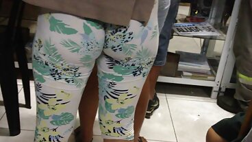 યુવાન શ્યામાની પત્નીએ સેકસી વીડીયો ઓપન સેક્સ મસાજ માટે જ્યોર્જ ઉહલને રાખ્યો હતો