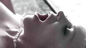સોનેરી લેસ્બિયન બીપી સેકસી વીડીયો નિસ્તેજ pussy licks