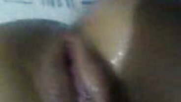 કિશોરીને બહાર નીકળવા માટે તેણીની MILF સાવકી માતાની મદદની સેકસી વીડીયો ઓપન સખત જરૂર છે